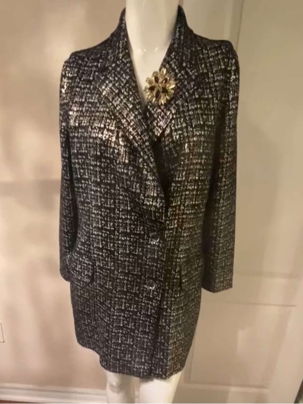 NVLT Co Elegant Black and Gold Silver Women's Blazer L. brooch included